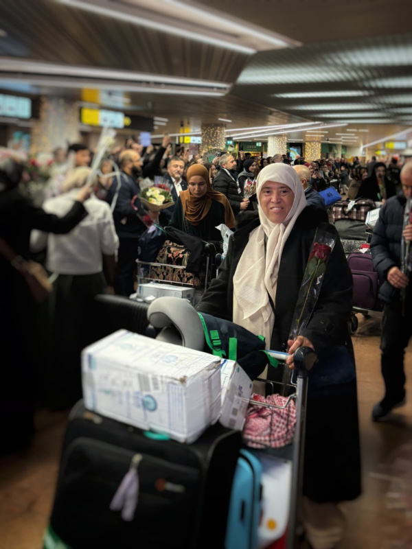 İki kafile halinde gelen umrecilerimiz coşkuyla karşılandı